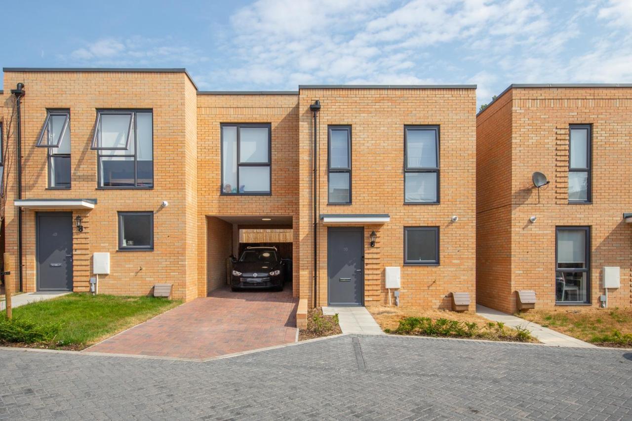Cozen Villa Edgware Exterior foto