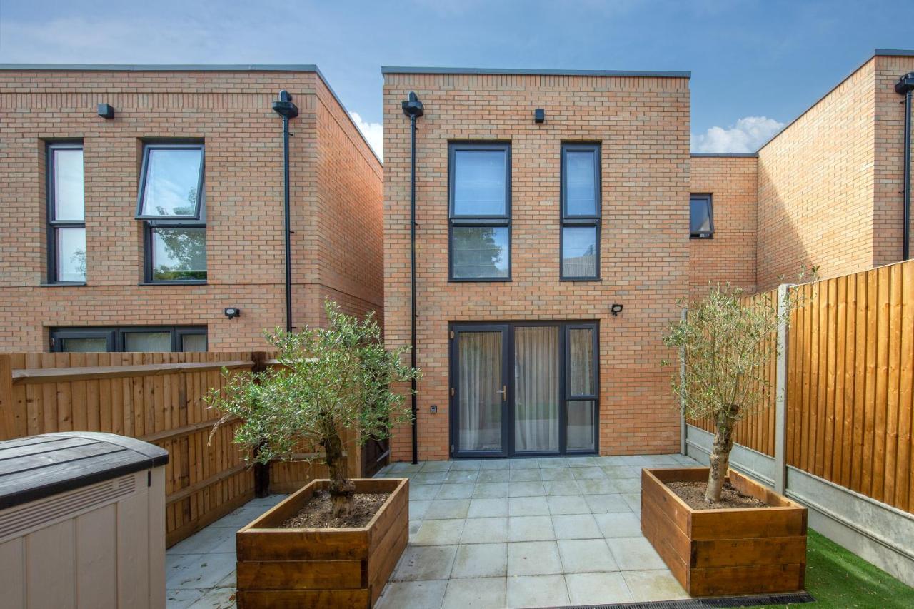 Cozen Villa Edgware Exterior foto