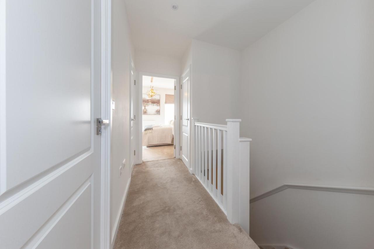 Cozen Villa Edgware Exterior foto