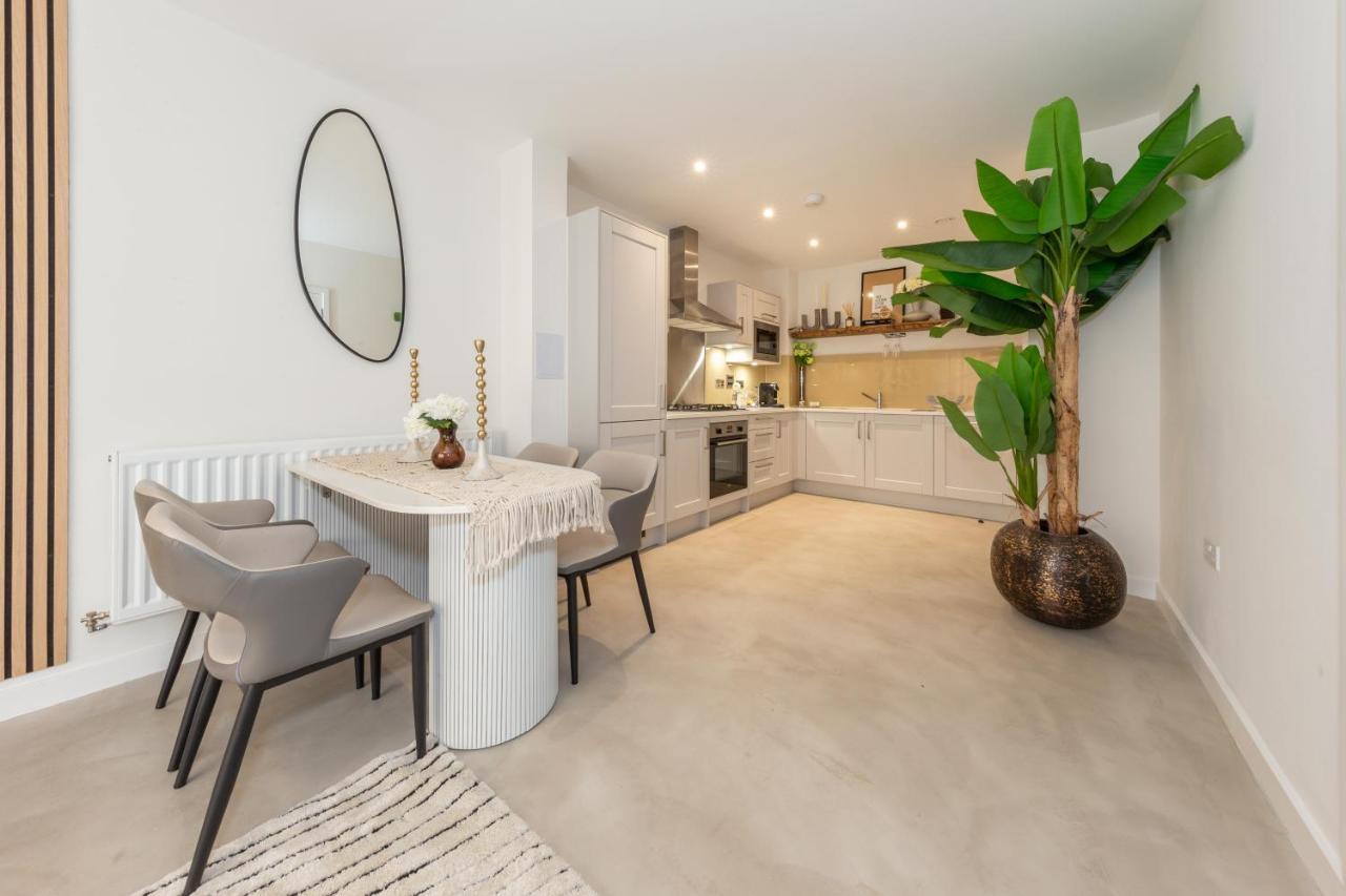 Cozen Villa Edgware Exterior foto