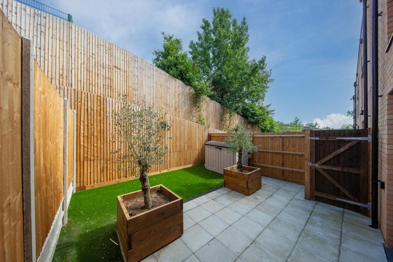 Cozen Villa Edgware Exterior foto
